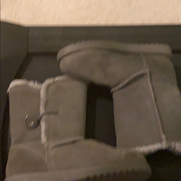 Boots - Picture 4 of 5